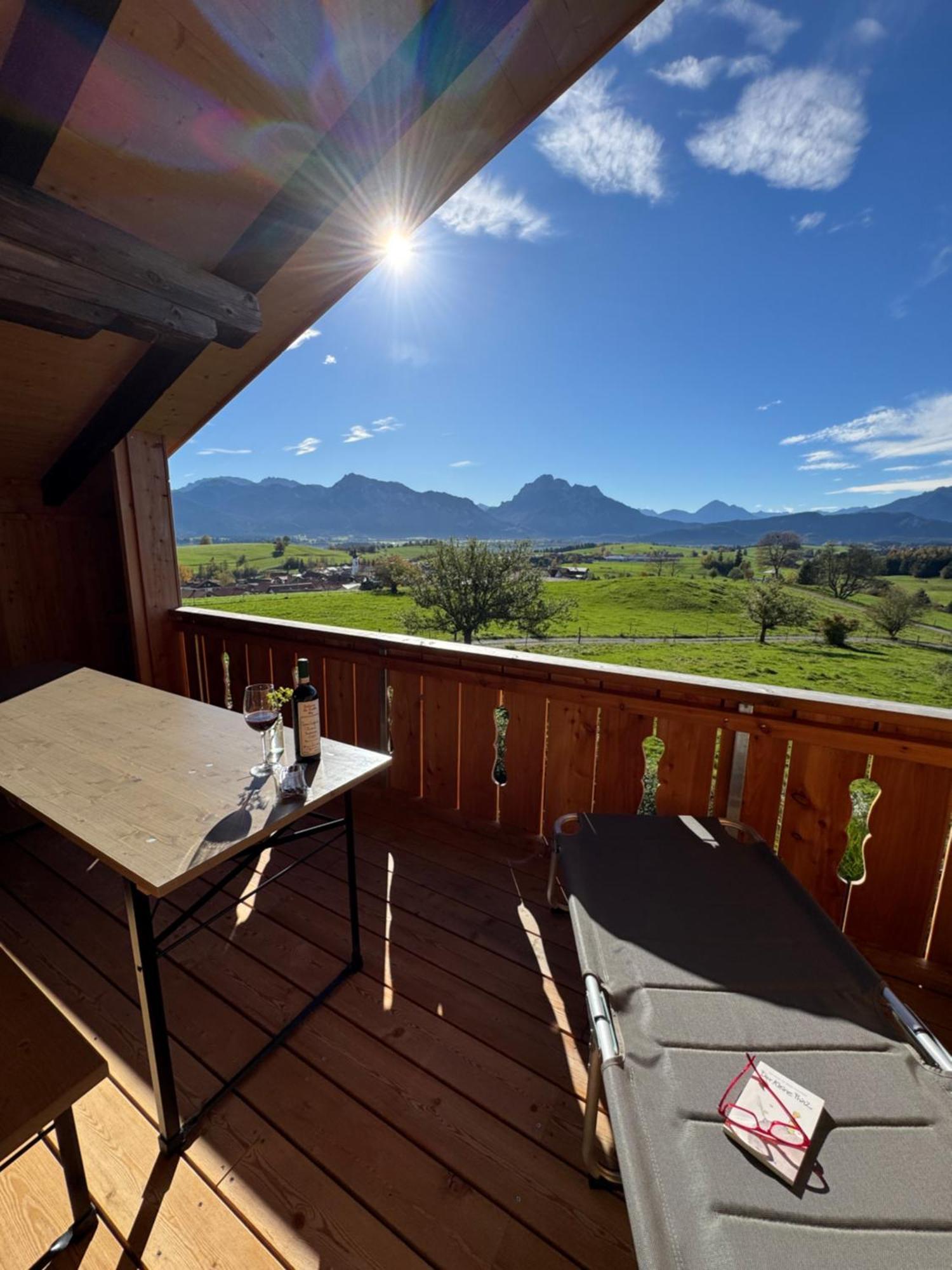 Chalet - Ferienwohnungen - Biohof Stoeger - Panoramasuedbalkon - Grandiose Aussicht Auf See, Berge Und Schloss Neuschwanstein Rieden Exteriör bild